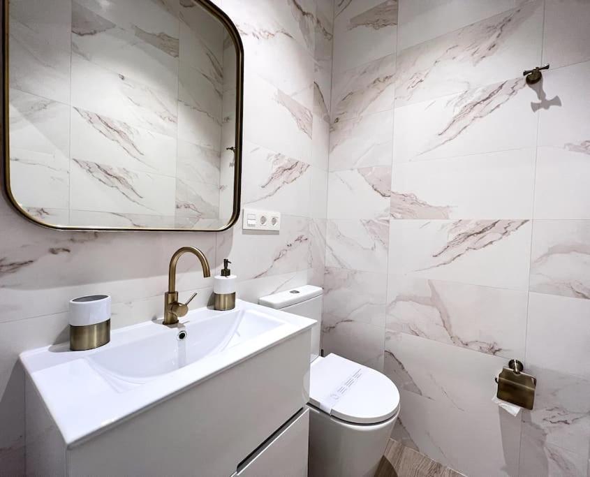 Auxiliadora Luxury Apartment Sevilla Exterior foto